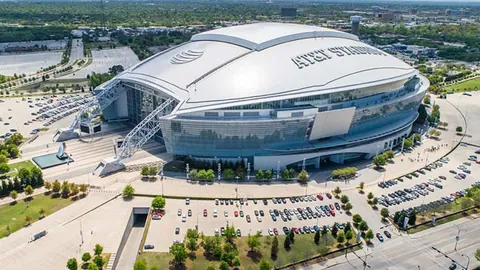 詹姆斯31分10助，库里38分，里夫斯关键突破助球队逆转胜勇士